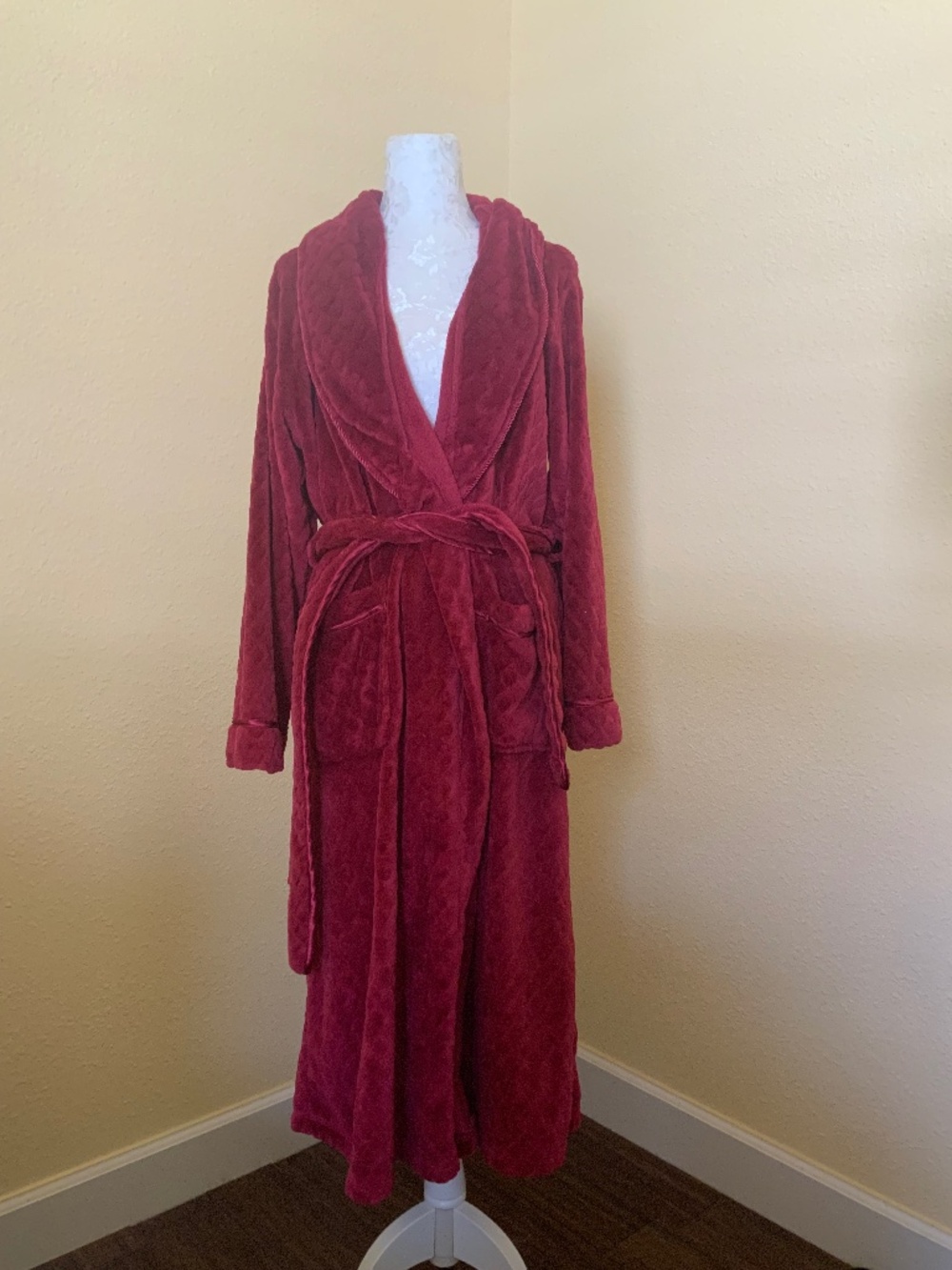 Aerie plush Bathrobe with Satin Trim S/M